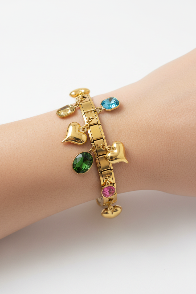 Italian Crystal Charm Bracelet φορεμένο στον καρπό